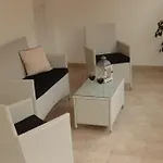 Gogos Postira