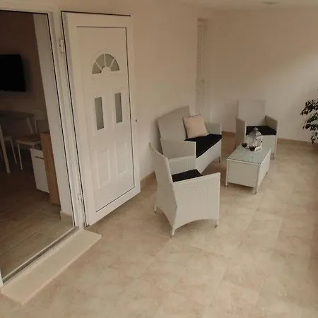 Apartment Gogos
