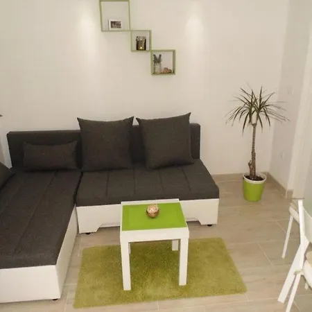 Apartment Gogos Postira